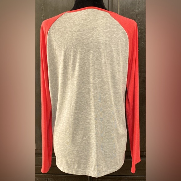 ED gray & red sleeve shirt w/Xmas dog & candy cain with verbiage “oh what fun!”L - Picture 3 of 10